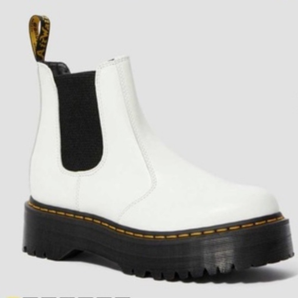 DR MARTENS 2976 Smooth White Leather Platform Chelsea Boots size 7